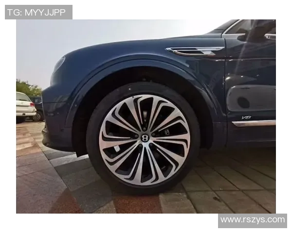 球星穿的高端足球鞋价格揭秘 超越想象的奢华与性能