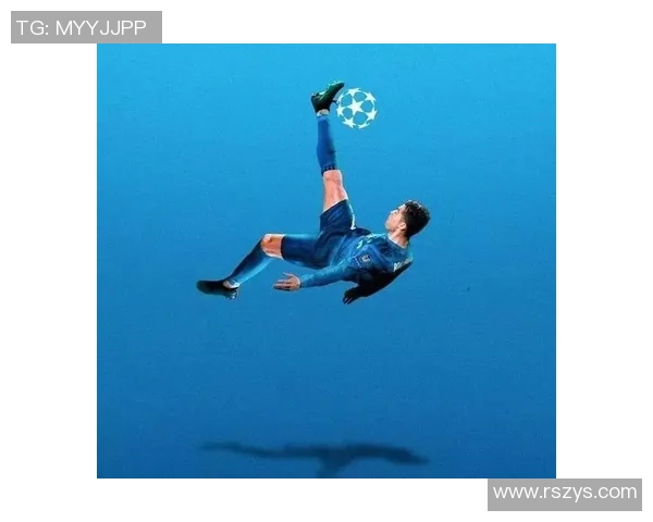 C罗惊艳倒挂金钩再现经典瞬间震撼全场球迷目光 C罗惊艳倒挂金钩再现经典瞬间震撼全场球迷目光