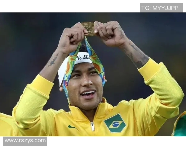 巴西足球传奇球星的荣耀与成就：从贝利到内马尔的传奇之路